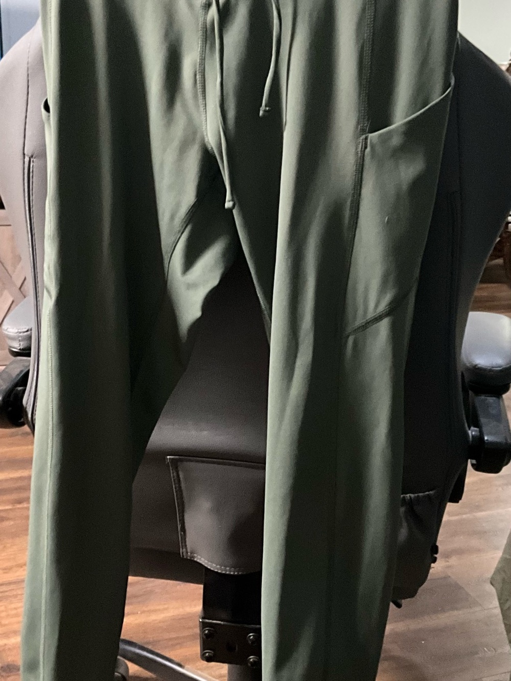 Tek Gear Women’s Olive Green Leggings – Size Medium
